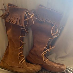 Tan fringe Minnetonka Boots 10